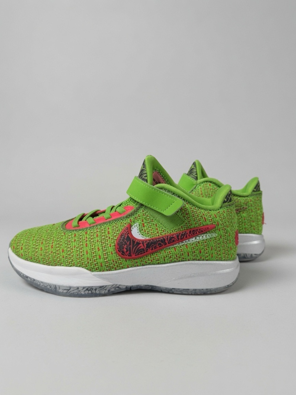 Nike LeBron 20 PS 'Stocking Stuffer' from LeBron “Pink Diamond Collection (2003)